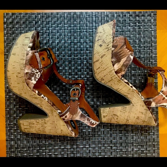 Spring Sandals Size 8 - Picture 2 of 4